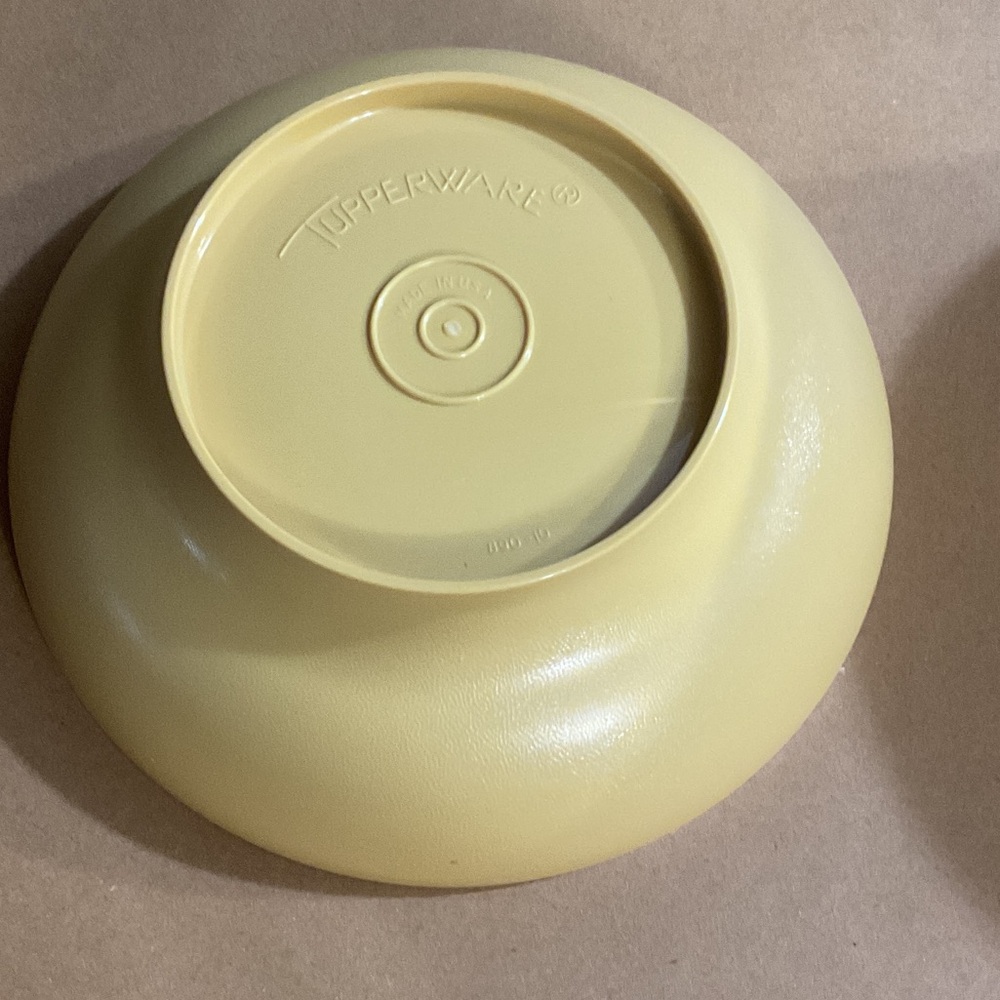 6 Gold color tupperware bowls - Picture 3 of 6